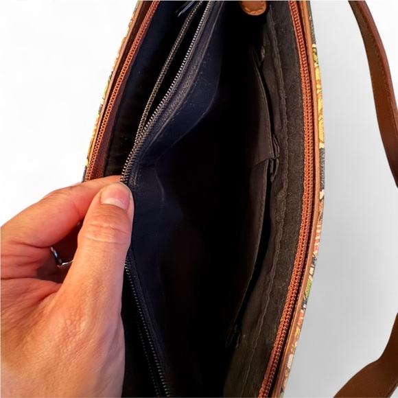 Vintage Floral Tapestry Style Bag with beaded designs - Picture 5 of 7